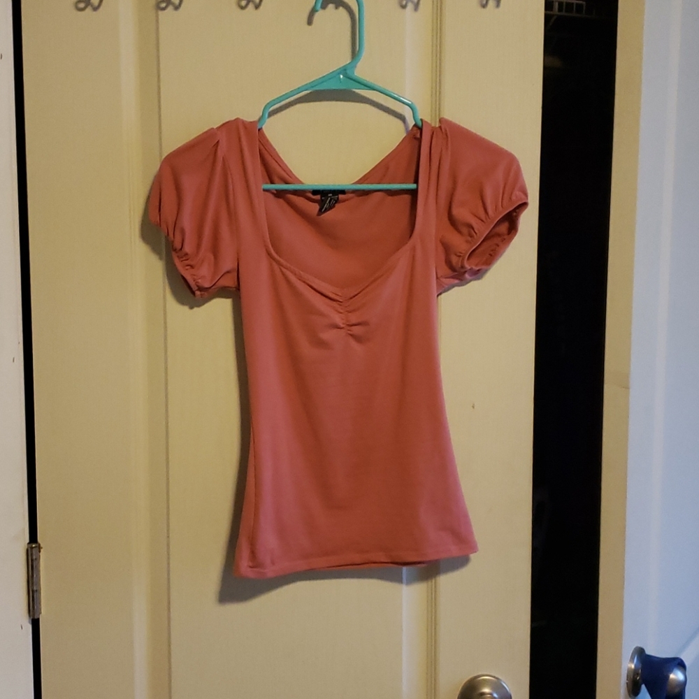 🦋🎁Pink cinched puffy sleeve top